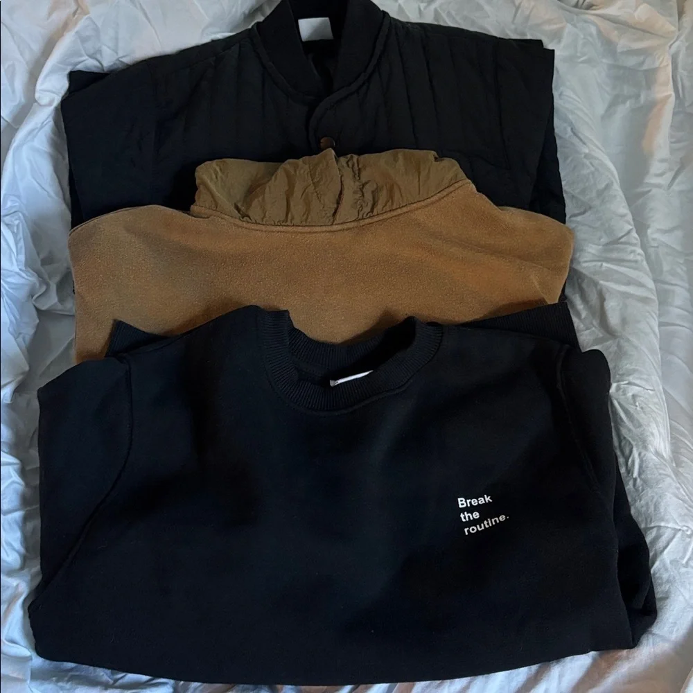 KIDS ! Zara 3pc Bundle size 8-9, 9 ,10 quilted jacket. Sweat shirt. Hoodie